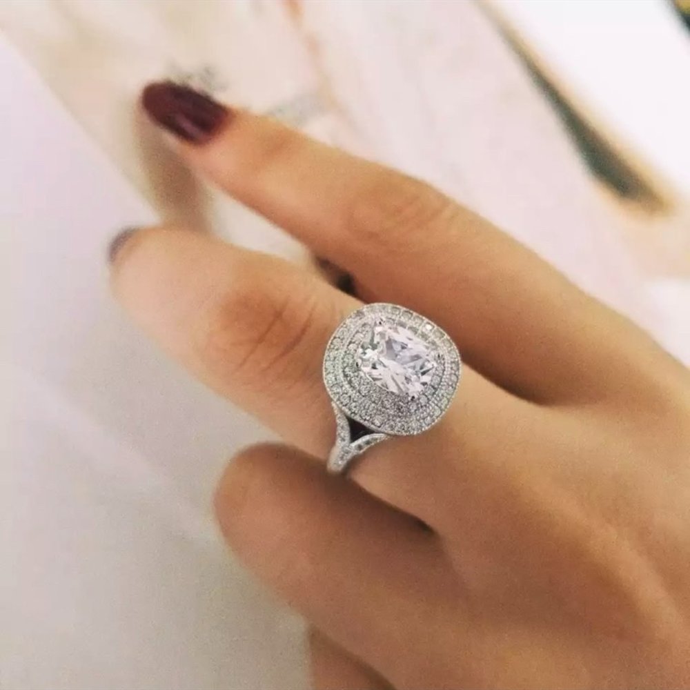 New Luxury 925 Silver Diamond Women's Ring - Picture 1 of 2